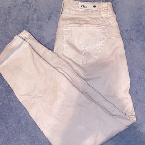 White skinny jeans Capri👖3/$20👖